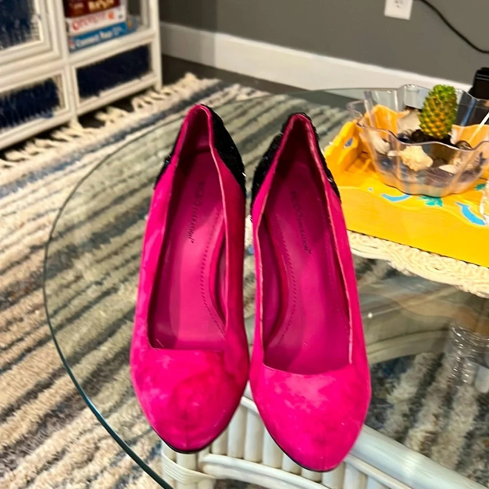 BCBGeneration pink heels 81/2B